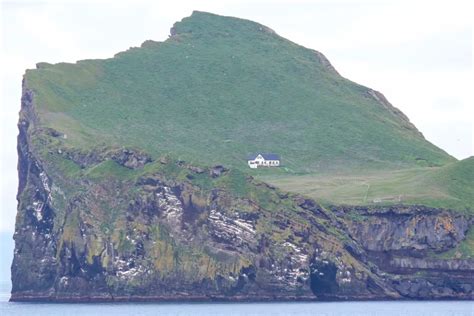 Elliðaey Island Lodge: A Stay at the World's Loneliest House - VCP Travel