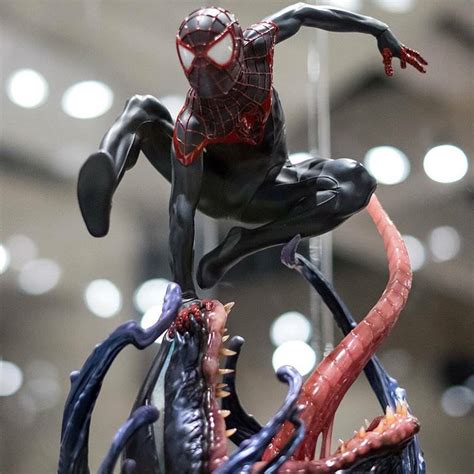 Sideshow Spider Man Miles Morales Premium Format