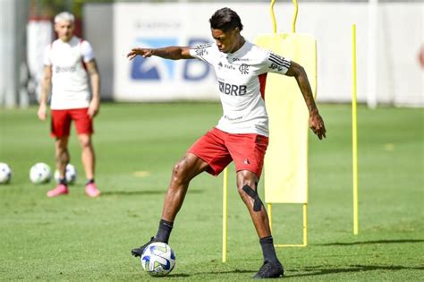 Sampaoli faz mistério em escalação do Flamengo para duelo diante do