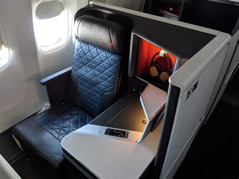 Business Class Vs First Class Which Is Better For You Eu Vietnam Business Network Evbn