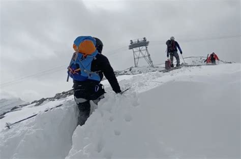 Monte Rosa Recuperati Tre Alpinisti Bloccati A 3200 Metri Dal Maltempo