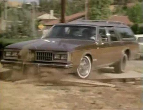 IMCDb.org: 1981 Oldsmobile Custom Cruiser in "Crash Course, 1988"