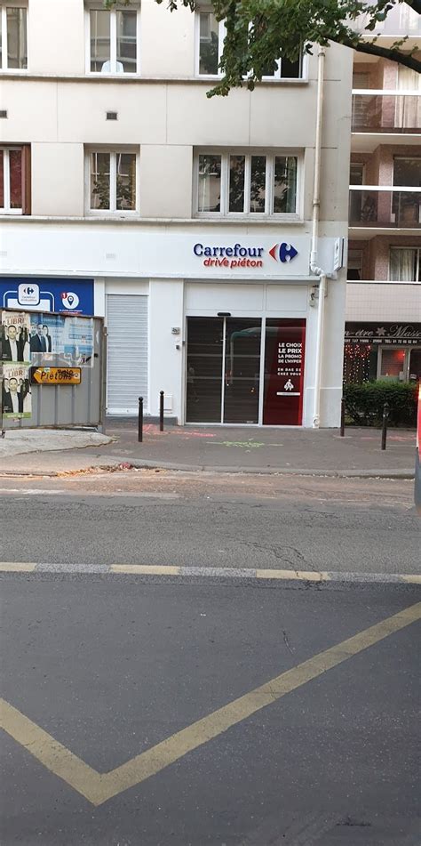 Carrefour Drive Piéton près de la station de métro Porte de Vanves