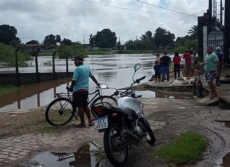 Moradores De Comunidade Ficam Ilhados Ap S Chuvas Em Santa Rita Na Pb