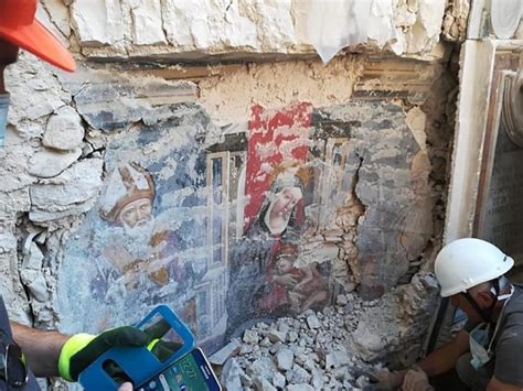 Affiora Un Affresco Fra Le Macerie Della Basilica Di Norcia Arte