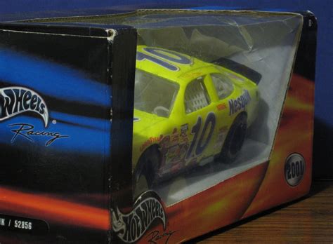 Hot Wheels Scale Nesquik Nascar Car New In Box Vintage