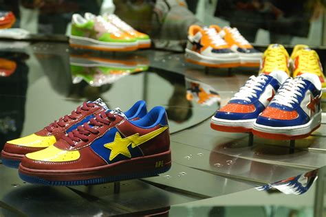 Nike ยื่นฟ้อง Bape ข้อหาละเมิดลิขสิทธิ์เลียนแบบดีไซน์สนีกเกอร์รุ่นไอคอน