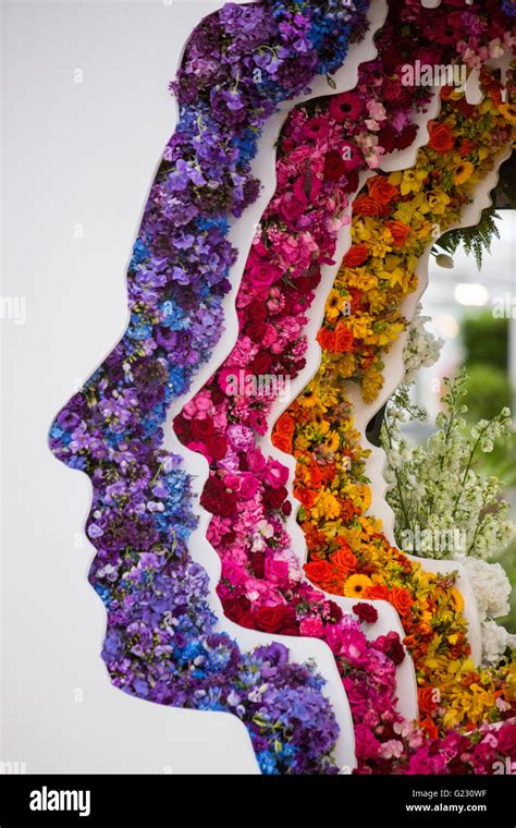 Elizabeth Ii Esposizione Floreale Al Chelsea Flower Show Immagini E