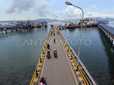 PELABUHAN KETAPANG KEMBALI BEROPERASI ANTARA Foto