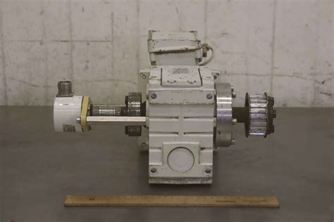 Getriebemotor 0 25 KW 44 U Min Von Lenze GSS04 2M SAR 07 B