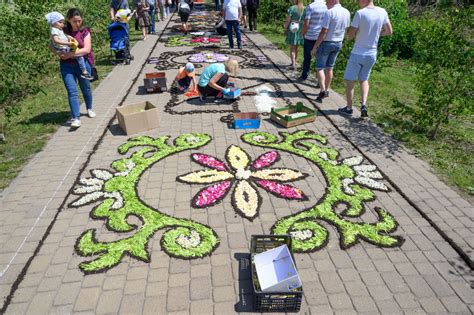 Boże Ciało w Spycimierzu dywany kwiatowe RMF24