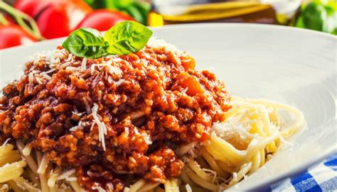 Zelf Bolognesesaus Maken Zo Maak Je Het Zonder Pakjes En Zakjes