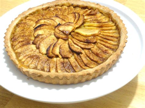 Tarte aux pommes à la compote de pomme cassonade et cannelle pâte