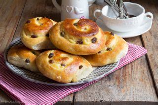 Brioche Danesi Dolci Girelle Soffici Con Crema E Uvetta