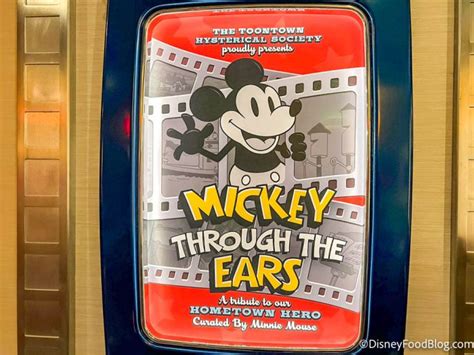 2023 Dlr Disneyland Mickeys Toontown El Capitoon Theater Mickey And