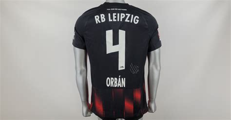 Getragenes Signiertes Rb Leipzig Trikot Von Orban