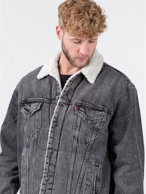 Levis Vintage Fit Sherpa Trucker Jacket