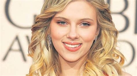 Scarlett Johansson Height Age Boyfriend Husband Wiki Net Worth