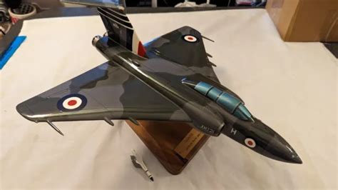 PILOTS STATION GLOSTER Javelin F AW MK 9 Wooden Display Aircraft 1 24