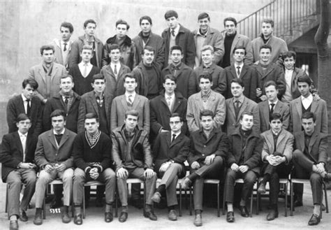 Photo de classe 1ère M année 1961 1962 de 1962 Lycée Victor Hugo