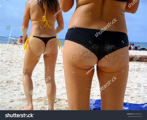 Sexy Bikini Girls Beach Stock Photo 673565824 Shutterstock