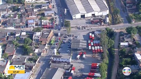 Motoristas fazem greve em garagem de ônibus DF2 G1