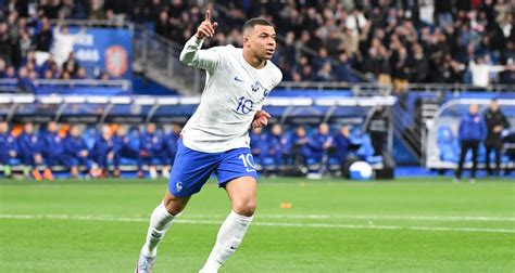 Équipe De France Kylian Mbappé Dépasse Karim Benzema