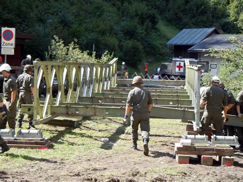 Bundesheer Aktuell Pioniere Errichten Ersatzbr Cke Ber Ellmaubach