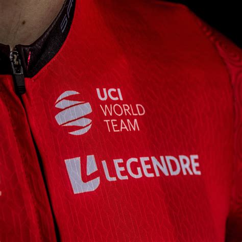 Saison 2023 Un nouveau maillot pour l équipe Arkéa Samsic TotalVelo