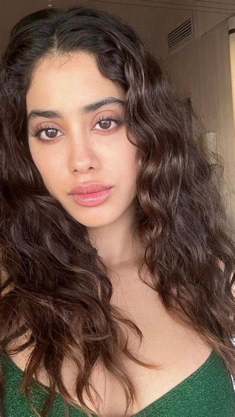 Most Beautiful Indian Without Makeup 2022 Pictures