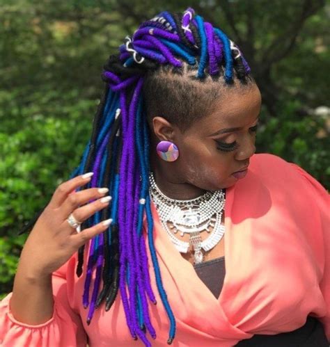 Playful Ways To Wear Yarn Dreads Artofit