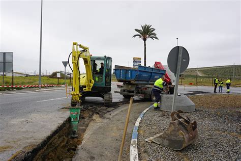 Aguas Del Huesna Mejora La Red De Saneamiento En La Rotonda De Acceso A