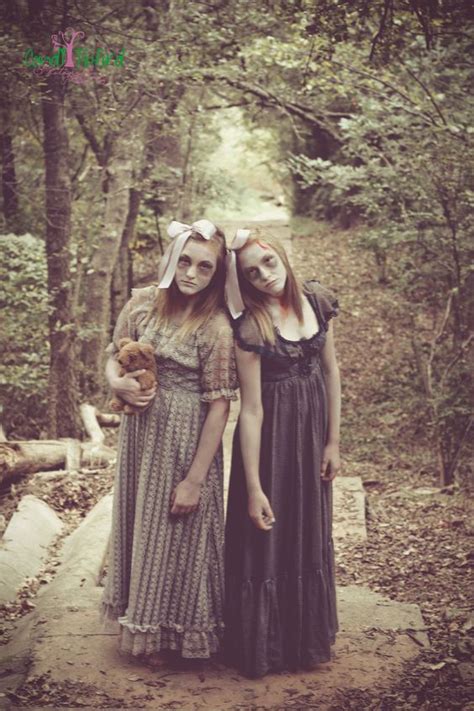 30 Halloween Costumes For Twins That Will Win You Over - Flawssy