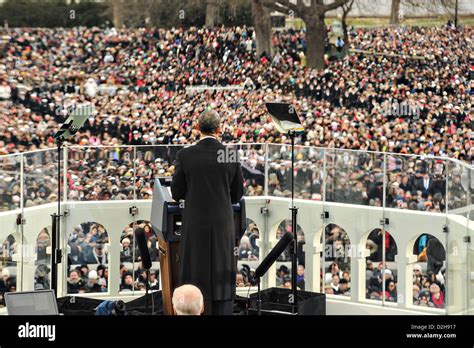 Obama inauguration crowd hi-res stock photography and images - Alamy