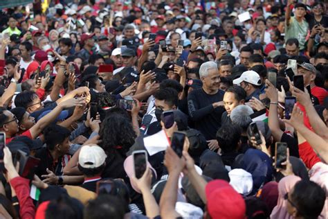 Lautan Manusia Penuhi Kota Makassar Sambut Ganjar Pranowo