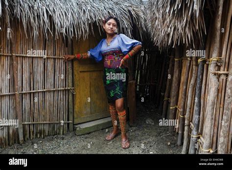 Mujer Ind Gena Fotograf As E Im Genes De Alta Resoluci N Alamy