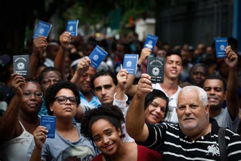 Desemprego cresce em fevereiro e afeta 14 4 milhões de brasileiros