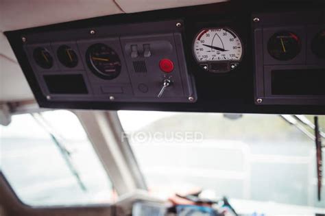 Close-up of speedometer of fishing boat — Guidance, machine - Stock Photo | #227243668