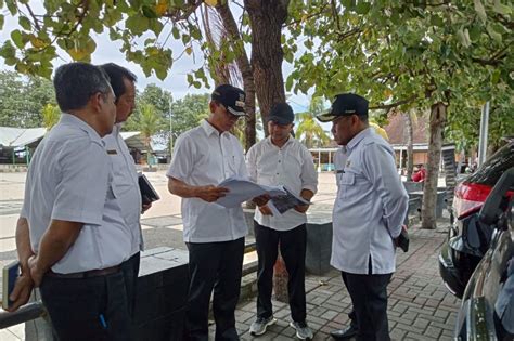 Pemerintah Buat Tanggul Ban Insang Cegah Abrasi Di Ampenan Mataram