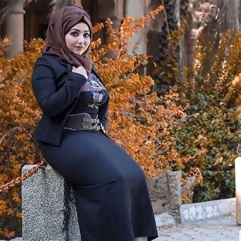 Pin Su Hijabi Curves