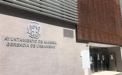 Tribunales en Almería Prisión para un policía local y un arquitecto