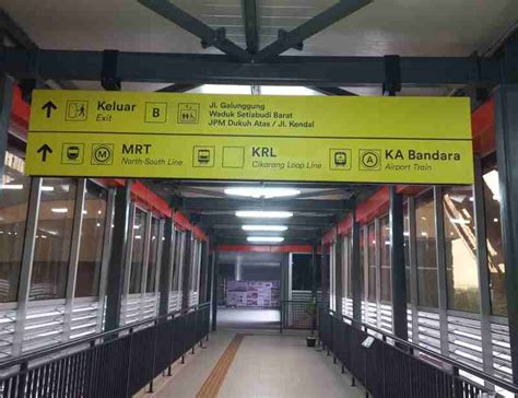 Serambi Temu Dukuh Atas Dibuka Penumpang LRT Jabodebek Bisa Lanjut