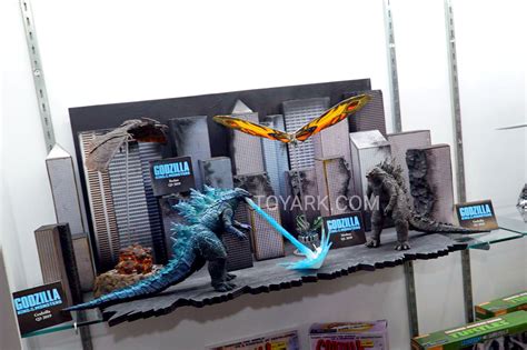 Godzilla 2019 Atomic Breath Toys - NECA Godzilla V2 12" King of The ...