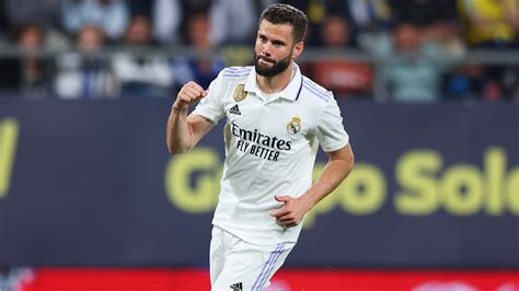 Nacho Fernández renueva con el Real Madrid