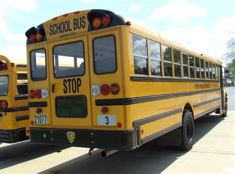 Dscf3585 Perry Public Schools 3 2006 Ic Ce Bus Yard P Flickr