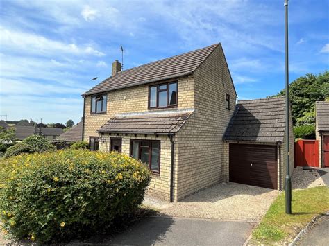 3 Bed Detached House For Sale In Grace Drive Northleach Cheltenham