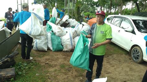 Kemah Pemuda Pesisir Menyala Berhasil Kumpulkan Sampah Ton Warta