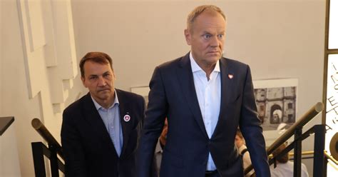 Nieoficjalnie Donald Tusk i Radosław Sikorski dostaną zaproszenia z