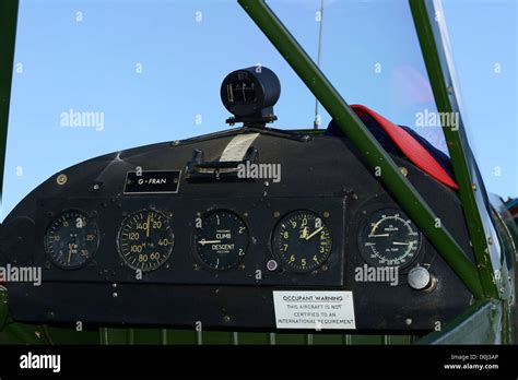 J 3 Cub Cockpit