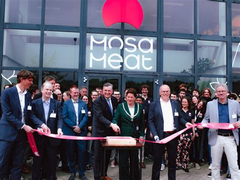 Dutch Pioneer Mosa Meat Opens World S Largest Cultivated Meat Facility